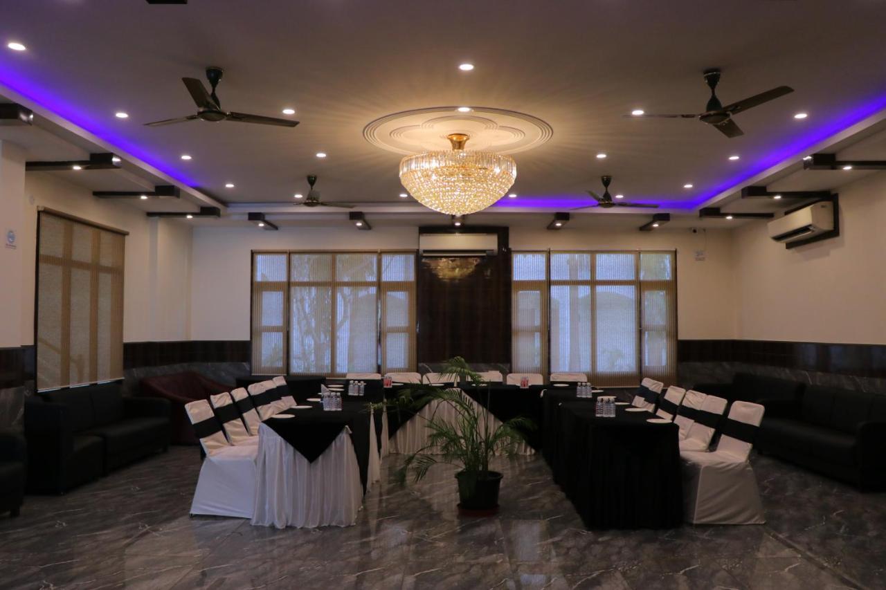 Hotel Clarks Inn Express Bharatpur Luaran gambar
