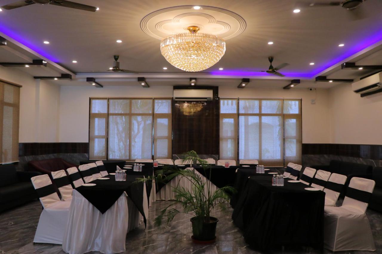Hotel Clarks Inn Express Bharatpur Luaran gambar