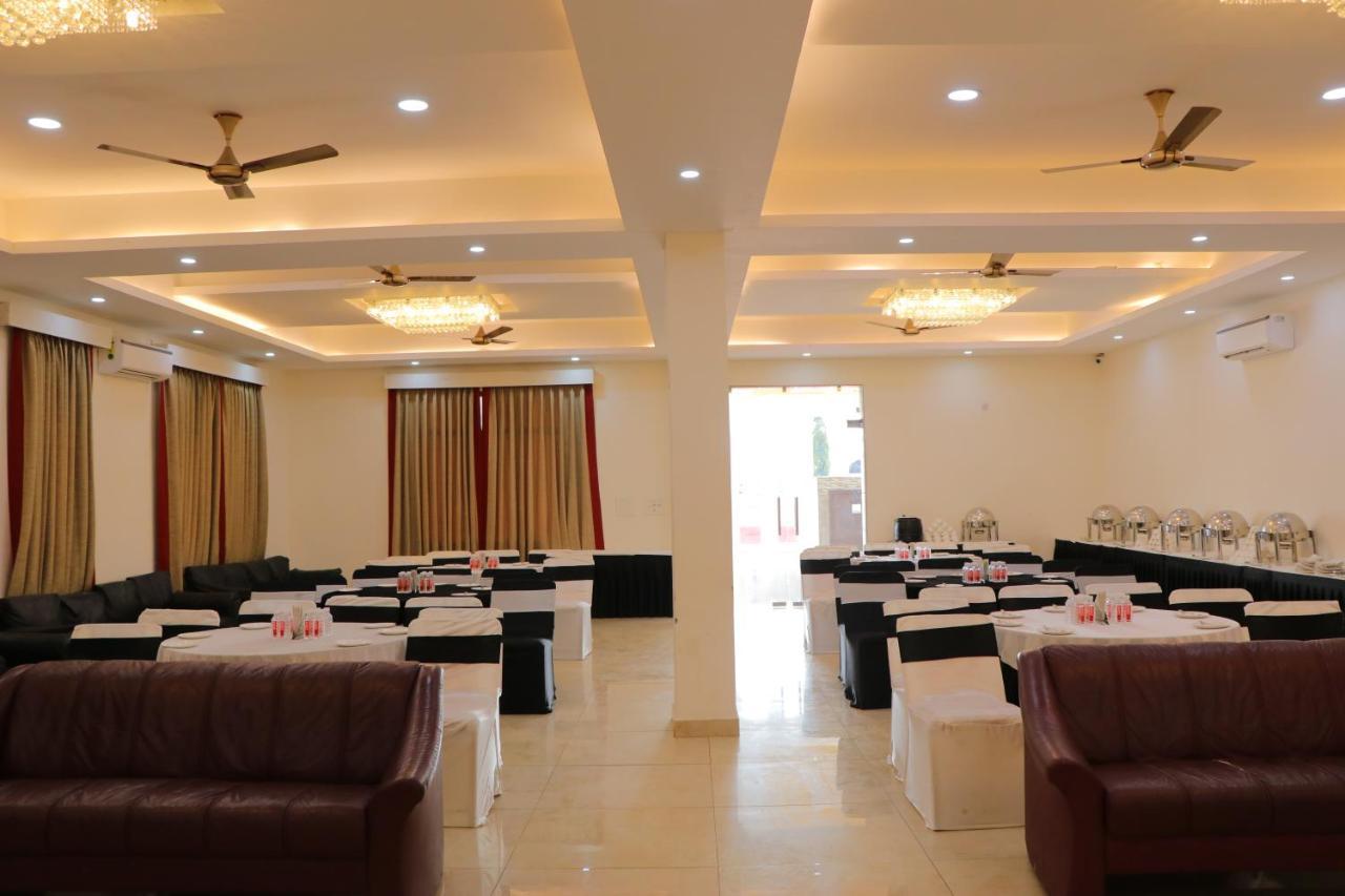 Hotel Clarks Inn Express Bharatpur Luaran gambar